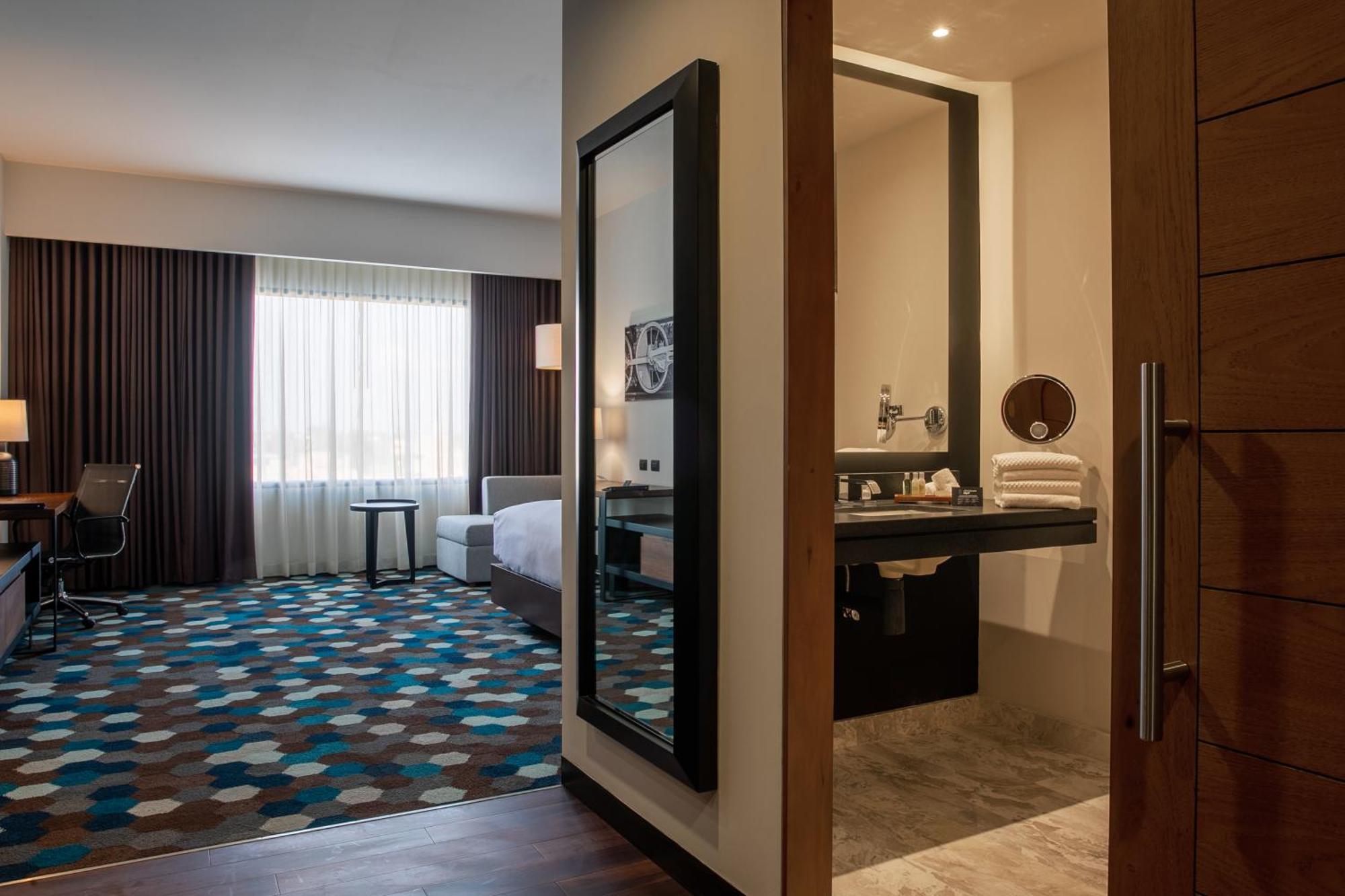 Doubletree By Hilton Celaya Celaya  Esterno foto