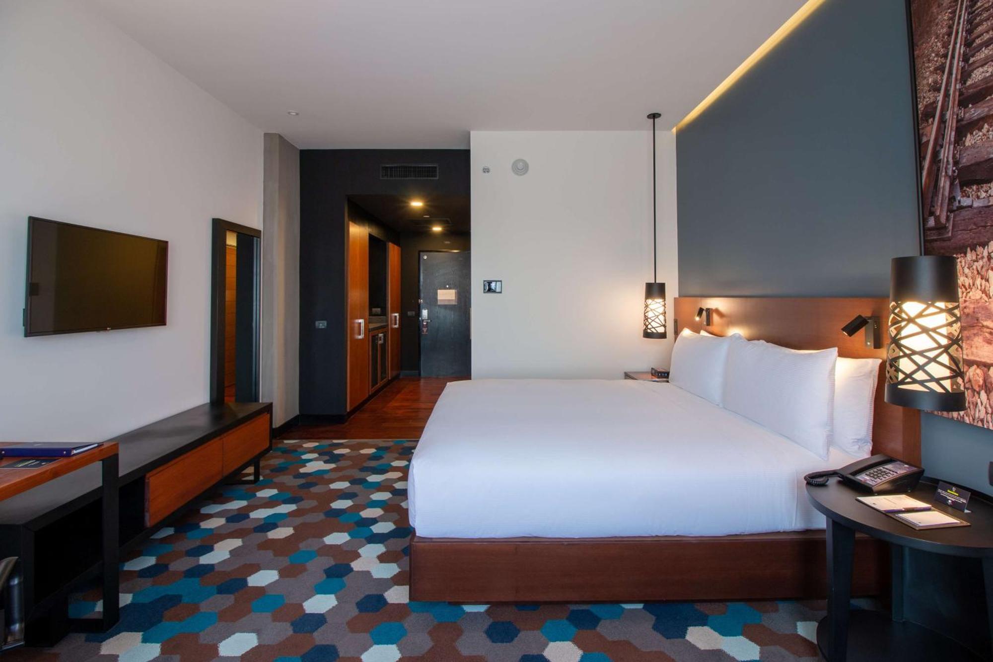 Doubletree By Hilton Celaya Celaya  Esterno foto